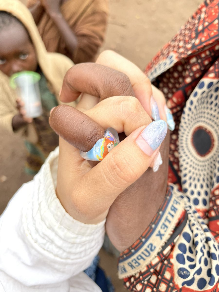 torule_ami's tweet photo. お久しぶりです🌼
夏休みの間アフリカに行ってました🌍🇷🇼 https://t.co/EZ7CUNZpW0