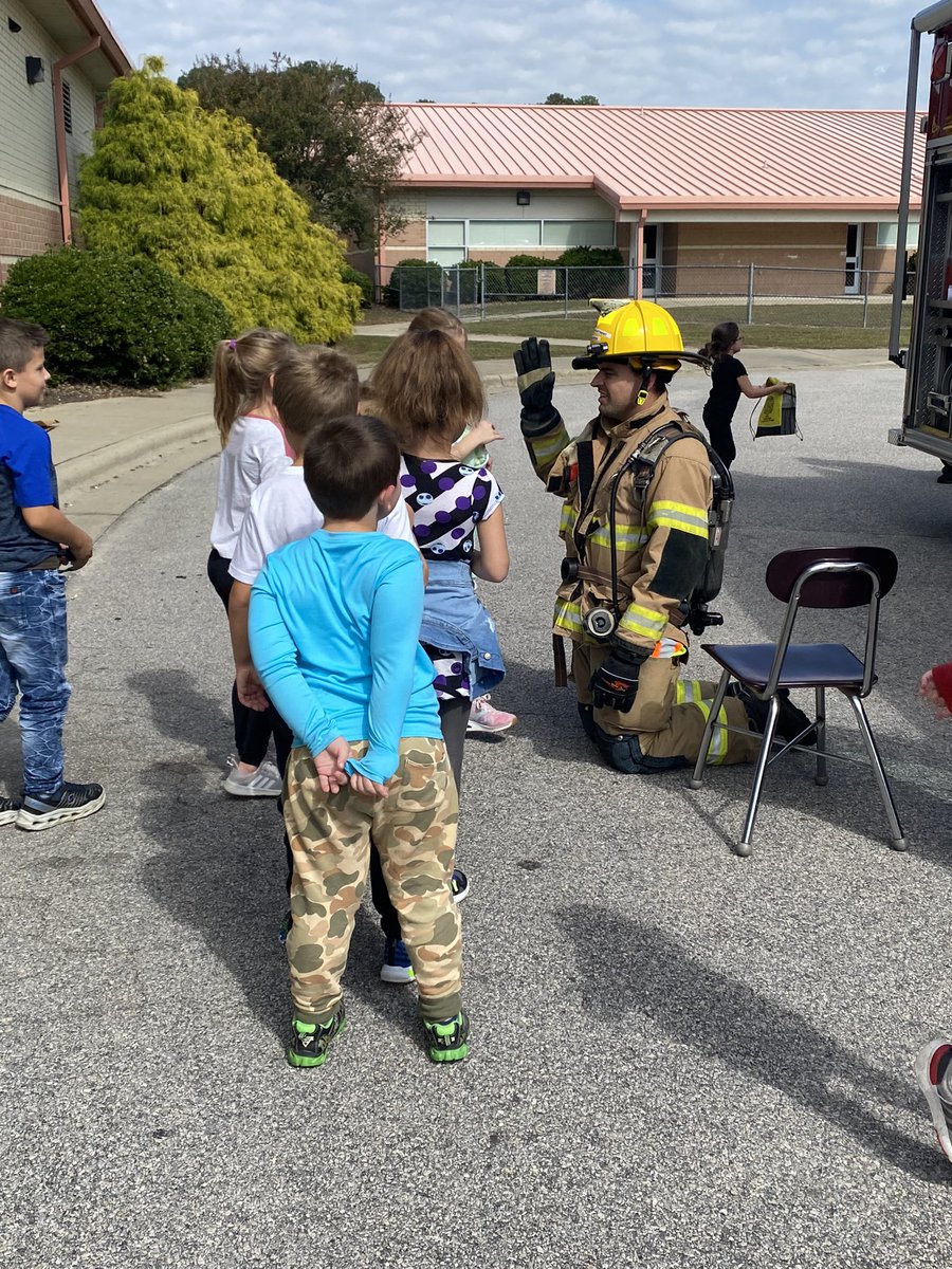 BSAntrobus's tweet photo. A big thanks to 50-210 Fire Dept for coming to speak to us today. 😃🔥#FirePreventionWeek2022  @DixonRoadElem https://t.co/Qu35YuP1gw