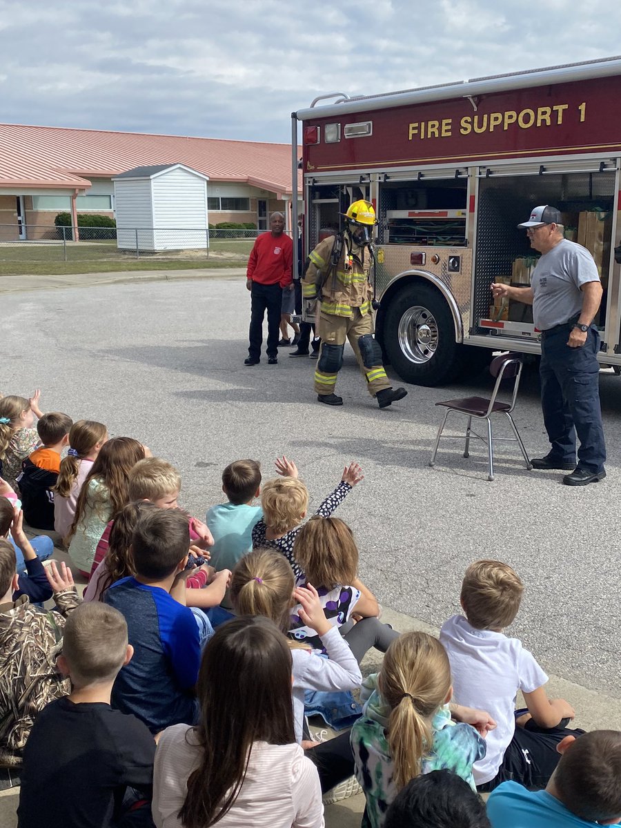 BSAntrobus's tweet photo. A big thanks to 50-210 Fire Dept for coming to speak to us today. 😃🔥#FirePreventionWeek2022  @DixonRoadElem https://t.co/Qu35YuP1gw