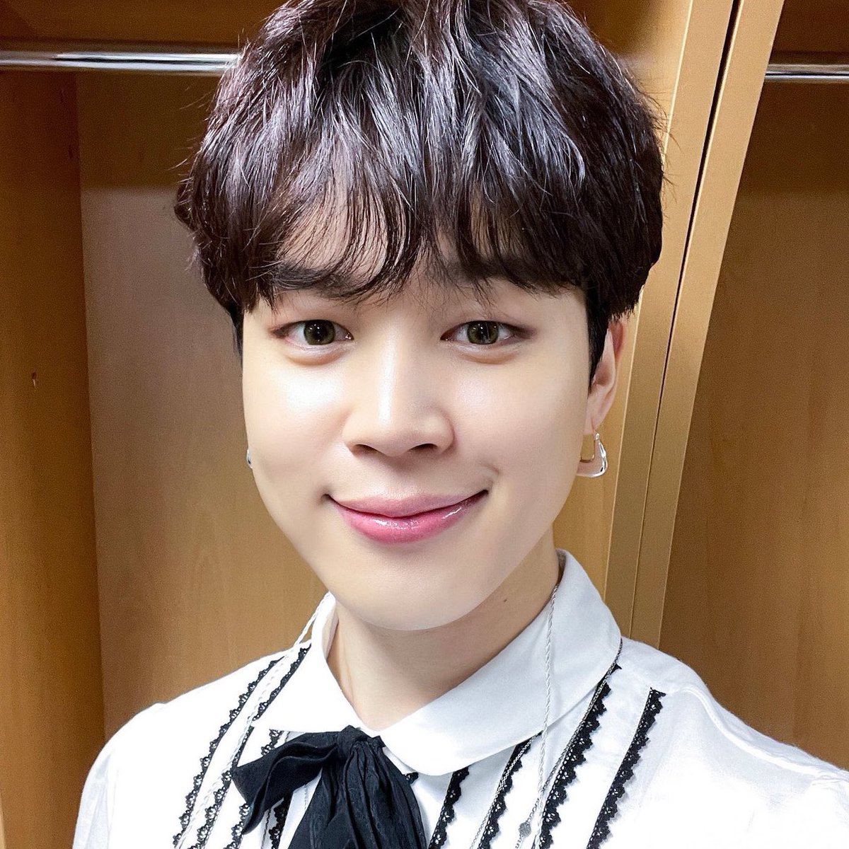 jiminbobabaII's tweet photo. spot the difference 🤏🏼 https://t.co/2ktTpqZWph