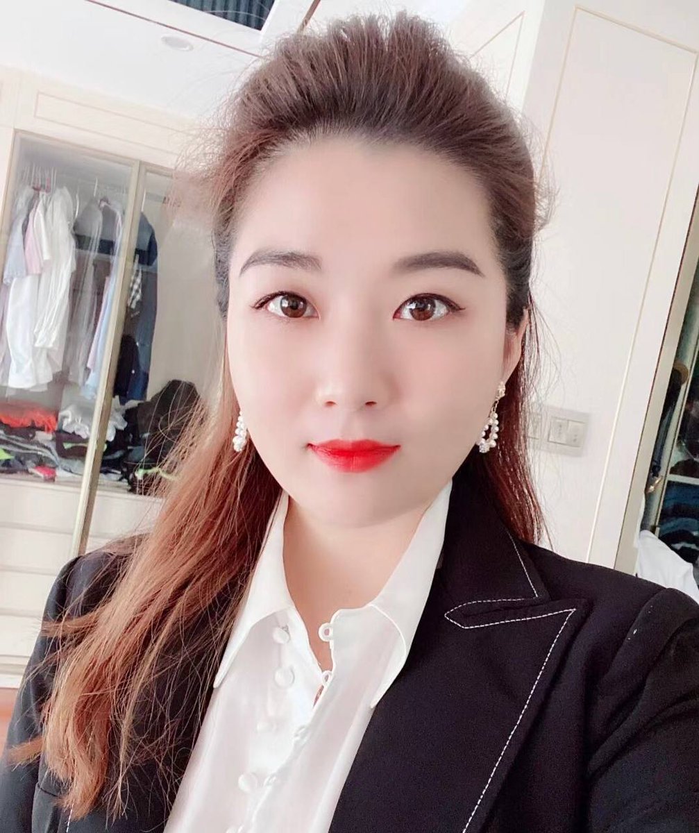 SCASC06832061's tweet photo. 入秋了，把提前屯好的衣服穿起来！
好好刷顿火锅庆祝一下！😋😋 https://t.co/zLvvnRSfjB
