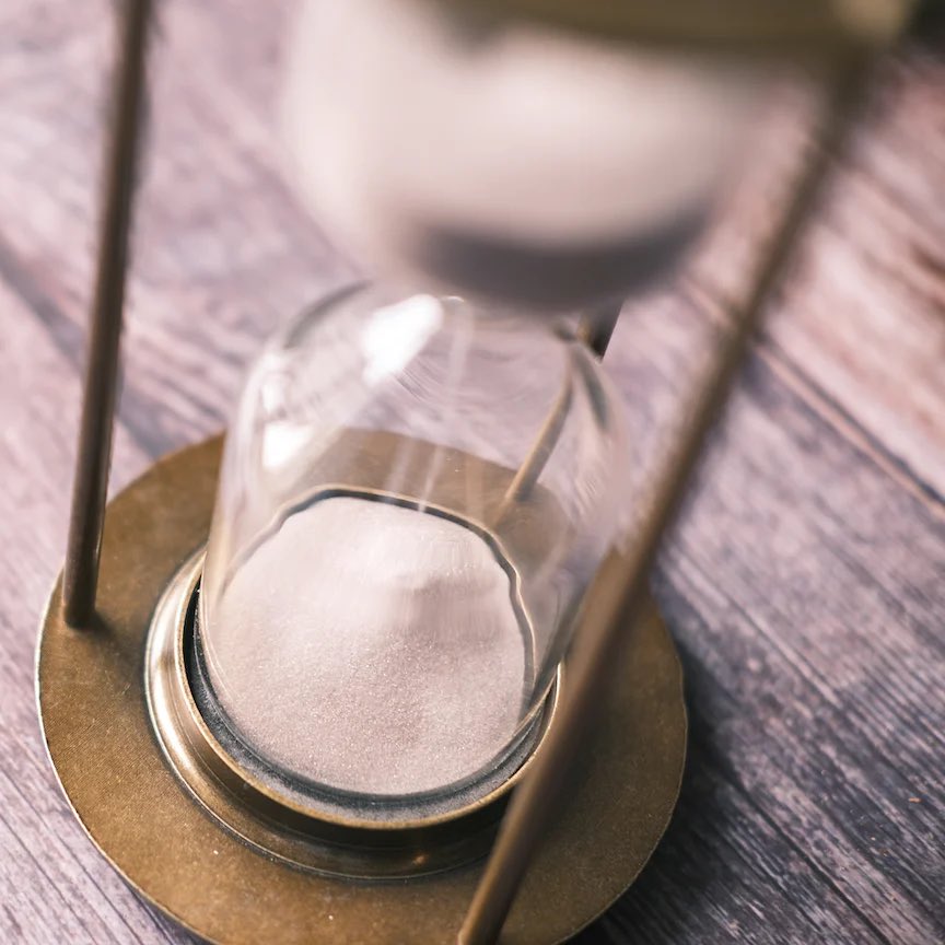 Pernah gak kamu dihakimi berdasarkan kesalahan masa lalumu? Kamu dianggap selalu sama dengan dirimu di masa lalu &amp; enggak mungkin bisa berubah? Gimana perasaanmu kalau dihakimi begitu?

Saya teringat 1 cerita tentang penghakiman masa lalu.

Thread 🧵