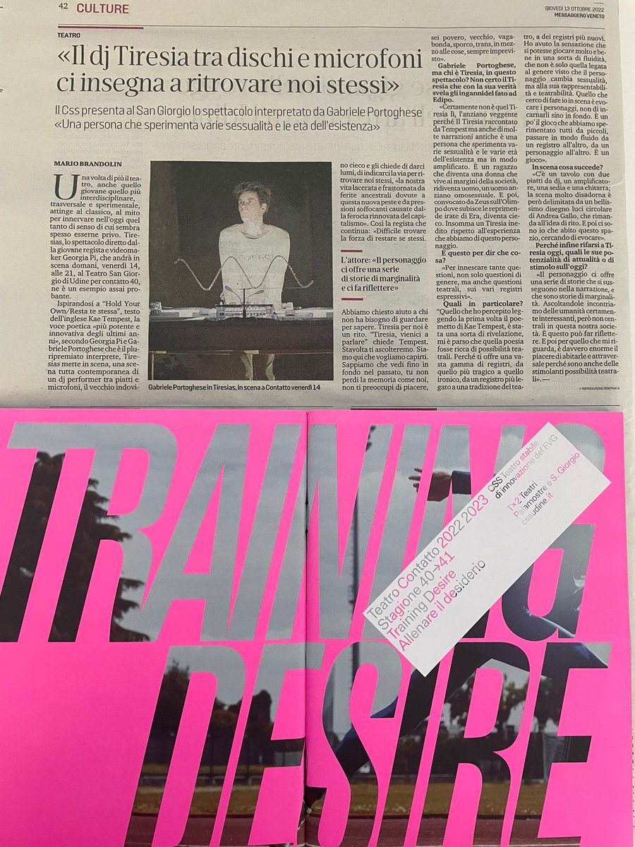 CSSUdine's tweet photo. Un performer, piatti da dj, microfono e dischi venerdì h21 a #TeatroContatto #Udine:
#Tiresias porta in scena il testo del poeta,rapper e performer #KaeTempest, per la regia di #GiorginaPi #Bluemotion e di #GabrielePortoghese in scena con il suo carisma interpretativo @messveneto https://t.co/bPQPQgFsG1