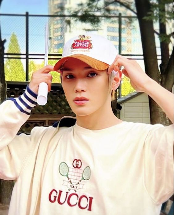 hourly taeyong ! tweet media