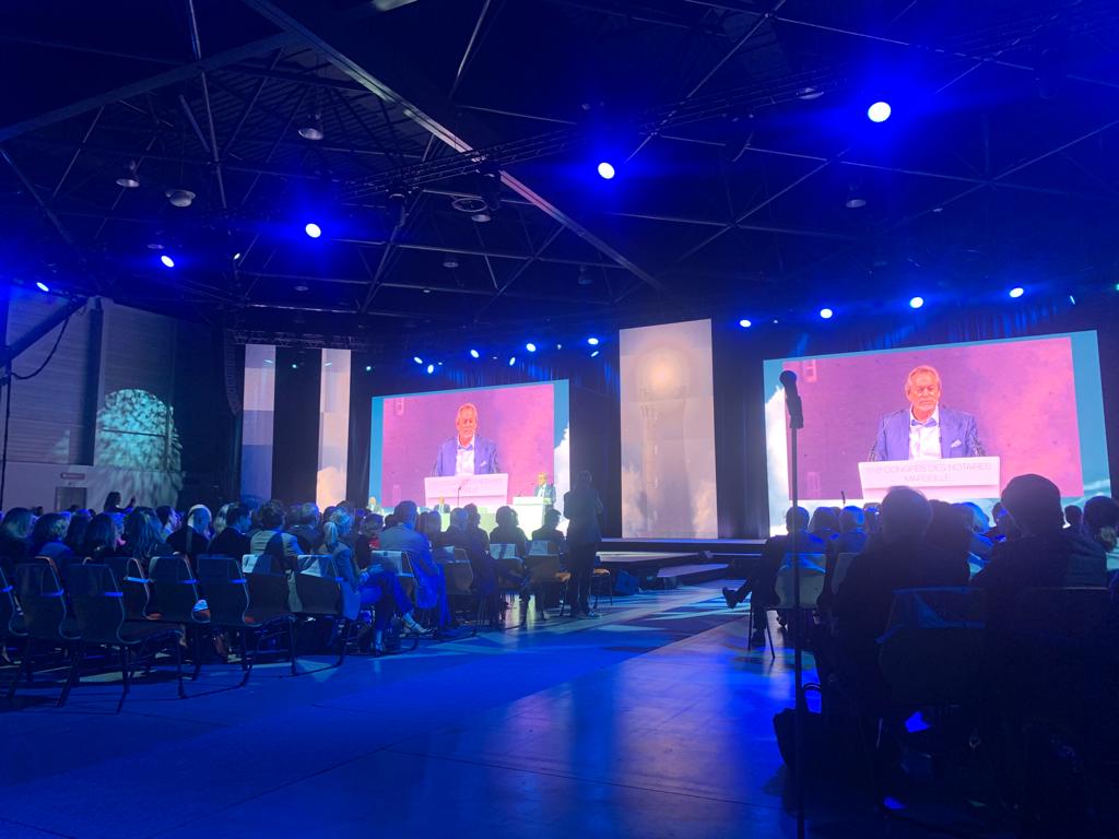 Thierry Delesalle 🗣️ : "Le notaire n’est pas un juge mais un conseil et un ami pour les parties il a une vue globale de l’affaire soumise"

#CongresNotaires #CDN #CongresdesNotaires #Notariat