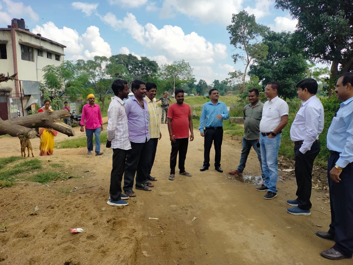 DC_LOHARDAGA's tweet photo. कैरो प्रखंड के गजनी पंचायत में कल दिनांक 14.10.2022 को आयोजित होने वाले कार्यक्रम"आपकी योजना-आपकी सरकार-आपके द्वार" को सफल बनाने के लिए जनप्रतिनिधियों एवं ग्रामीणों के साथ प्रखंड के वरीय प्रभारी की अध्यक्षता में बैठक कर तैयारियों और प्रचार-प्रसार की जानकारी ली गयी
#SarkarApkeDwar https://t.co/S111d6ZLGj