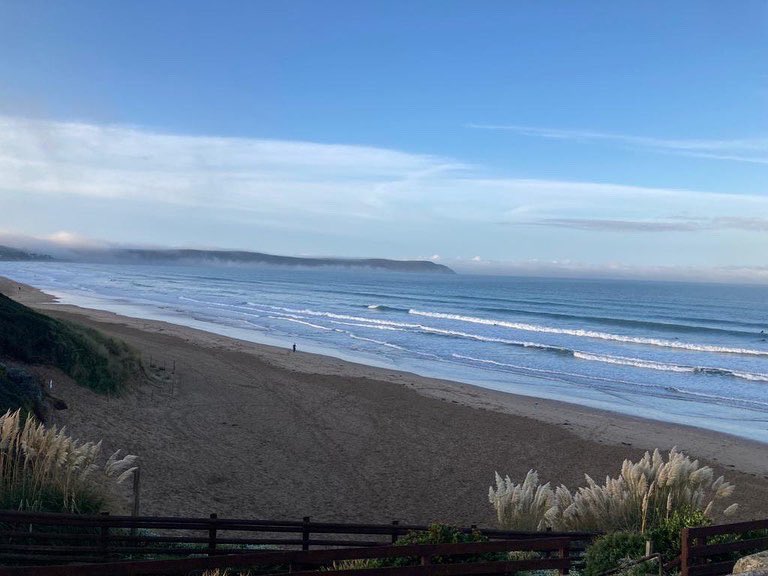 WoolacombeSurf's tweet photo. Misty bay today, very autumnal 🍁🍂🌊☀️ #woolacombe #morning #autumn #northdevon #valley #surf #bay #nature #beauty #sun #sea #sand #mist #devonmist #cider🤣 #surfer #woolacombebay https://t.co/NzSQevhpNa