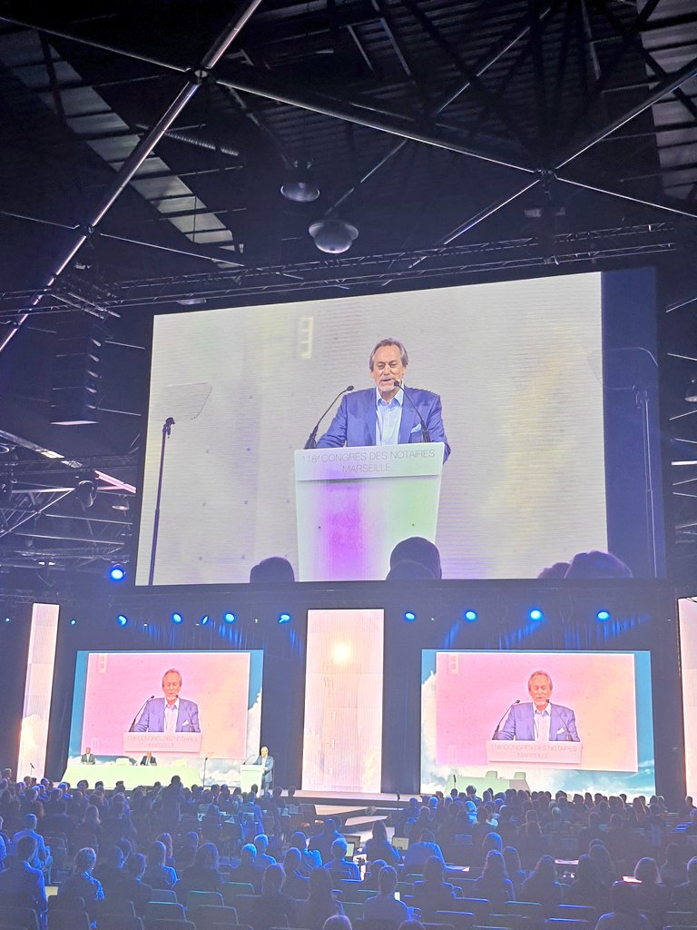 notaires44's tweet photo. Séance solennelle du 118e @CongresNotaires sur l'ingénierie notariale. Discours de #ThierryDelessalle, président du #118Congrès - le Notaire, un chef d'orchestre impartial à la fois généraliste et spécialiste #Famille #Patrimoine #Entreprise #Transmission #Conseils #Technicité https://t.co/FxJvKvECnj