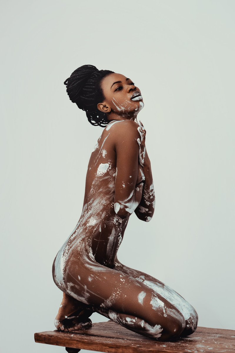 bat9r_ico's tweet photo. Photo session in 30 minutes?  Easy 😏 interesting, fun and professional.  Although the model had no shooting experience, but everything turned out as I wanted.  
Fun fact: that's my mom's favorite photo shoot)
#art #dolar #photo #milk https://t.co/6iw2dIDgFi