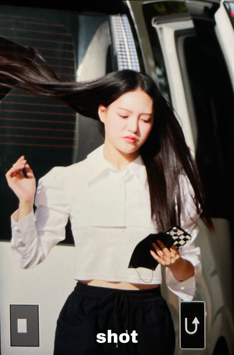 shot_220916's tweet photo. 221013 @mimiirose_YESIM #미미로즈 #mimiirose #서윤주 #윤주 https://t.co/DRMI8FYZG6