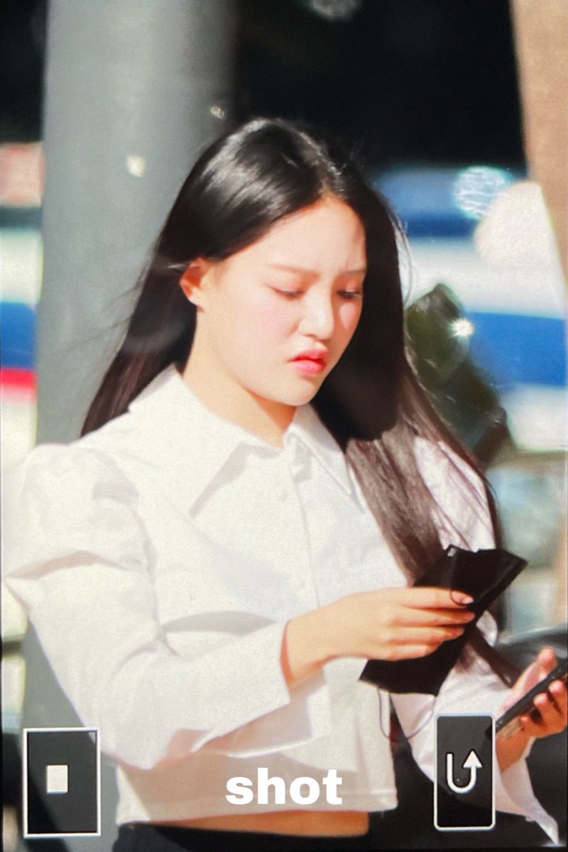 shot_220916's tweet photo. 221013 @mimiirose_YESIM #미미로즈 #mimiirose #서윤주 #윤주 https://t.co/DRMI8FYZG6