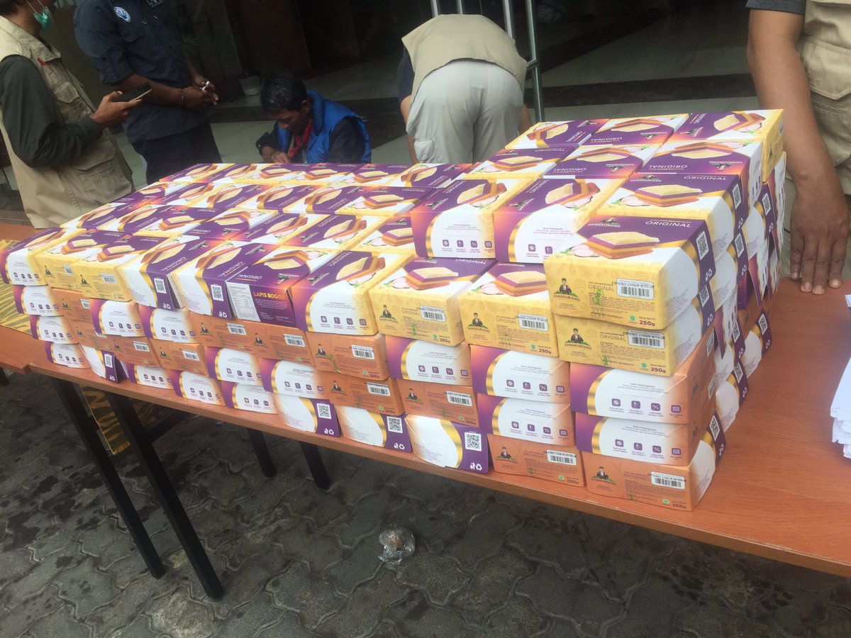 hai <a href="/LapisBogorS/">Lapis Sangkuriang </a> semoga ke depan kejadian ini hanya terjadi di kami, order yg harus nya datang jam 10, hingga akhirnya tamu kami sdh harus checkout baru di hantarkan setengah dari total pesanan
.
semoga janji pengiriman ke Bandung esok hari tidak terulang seperti hari ini