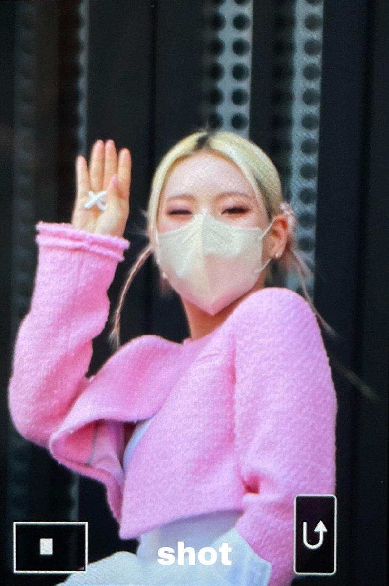 shot_220916's tweet photo. 221013 @mimiirose_YESIM #미미로즈 #mimiirose #윤지아 #지아 https://t.co/1nHTwituye