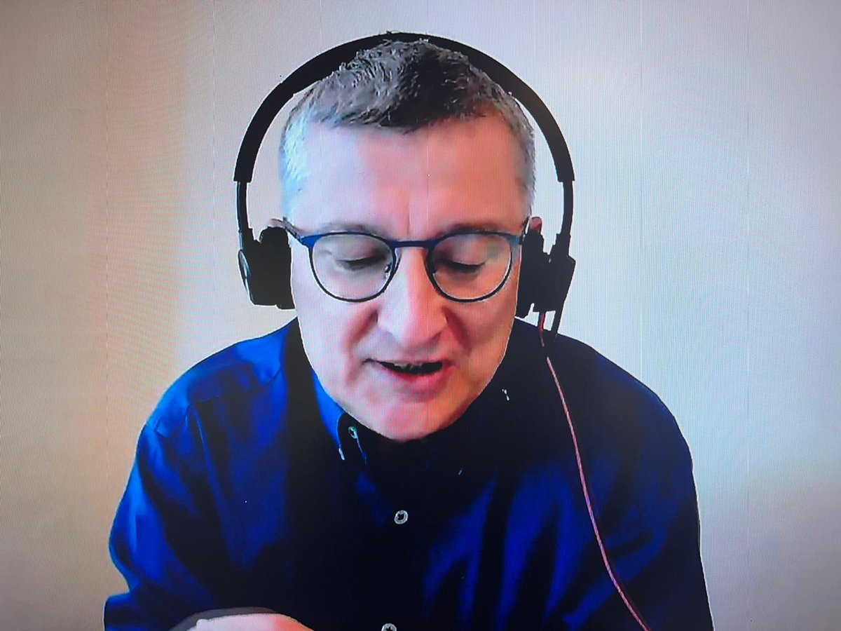 ADepartementsF's tweet photo. "Les précarités, ensemble pour faire face" : 60% du budget des #départements dédiés au social. La pauvreté gagne du terrain : premier échange pour débattre des moyens pour lutter contre la précarité avec Louis Maurin @Obs_ineg  #RSA #illectronisme cc @gdarrieussecq https://t.co/f05EBjur0m