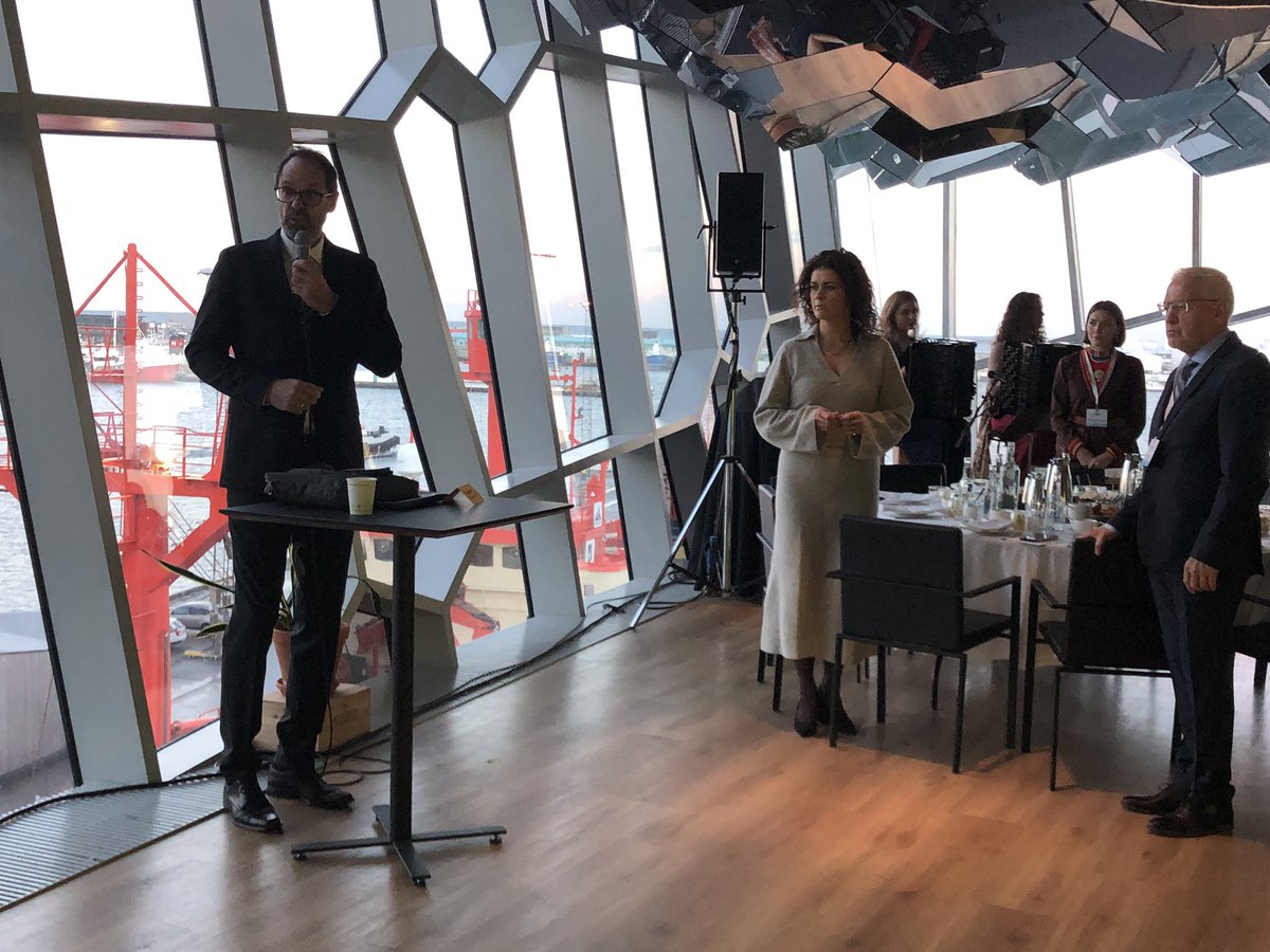 UiTNorgesarktis's tweet photo. Direktør @JanGuWinther fra @havArktis ønsker velkommen til frokosten som @NorwayinIceland arrangerer @_Arctic_Circle #ArcticCircle2022 #norgesarktiske https://t.co/yQoxihw6p8