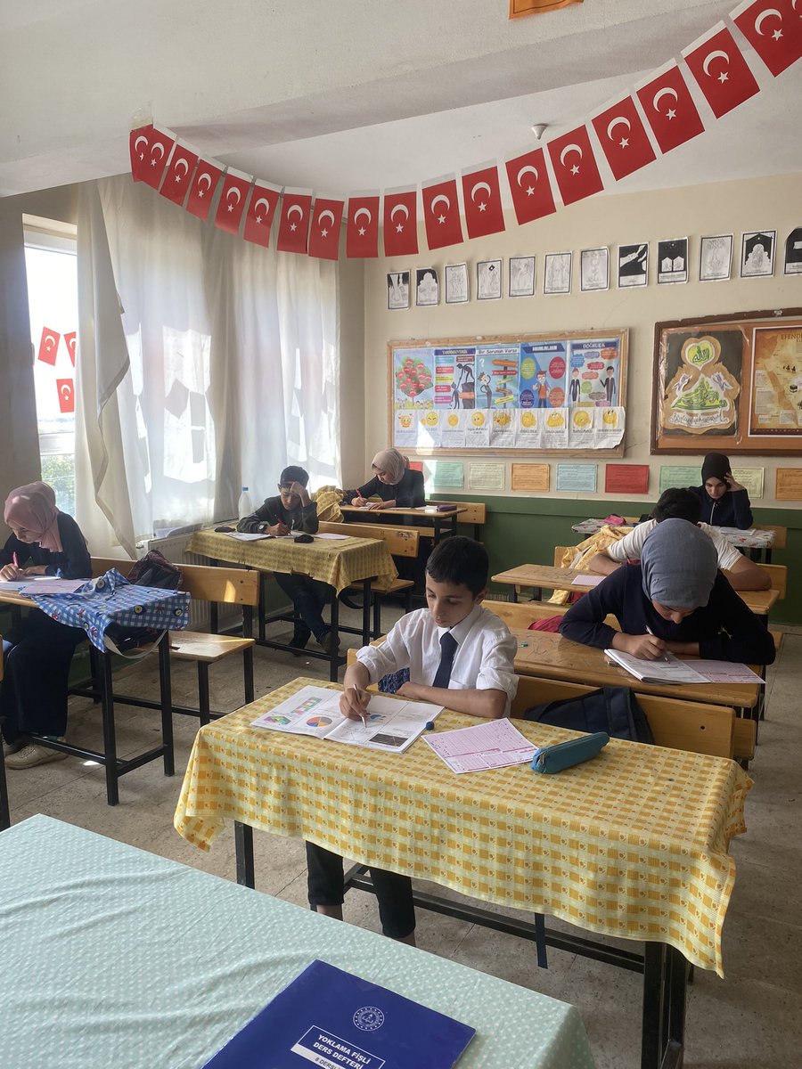 cimdeli's tweet photo. Valiliğimiz öncülüğünde İl Milli Eğitim Müdürlüğümüzün koordine ettiği 8.sınıf “Hazırbulunuşluk Testi” okulumuzda yapıldı. 
@UrfaValiligi @valisalihayhan @sanliurfammem63 @Hilvan_MEM @SinanATES_63 @b17e004e7c1240c https://t.co/ZrmC8aYHd3