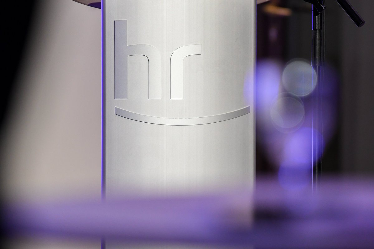 Danke für die Einladung zum Parlamentarischen Abend von <a href="/hrPresse/">hrpresse</a>. Die Hessische Landesregierung steht nach wie vor nicht nur hinter dem öffentlich-rechtlichen #Rundfunk, sondern auch hinter einem eigenständigen Hessischen Rundfunk. Ohne ihn wäre #Hessen ein großes Stück ärmer.