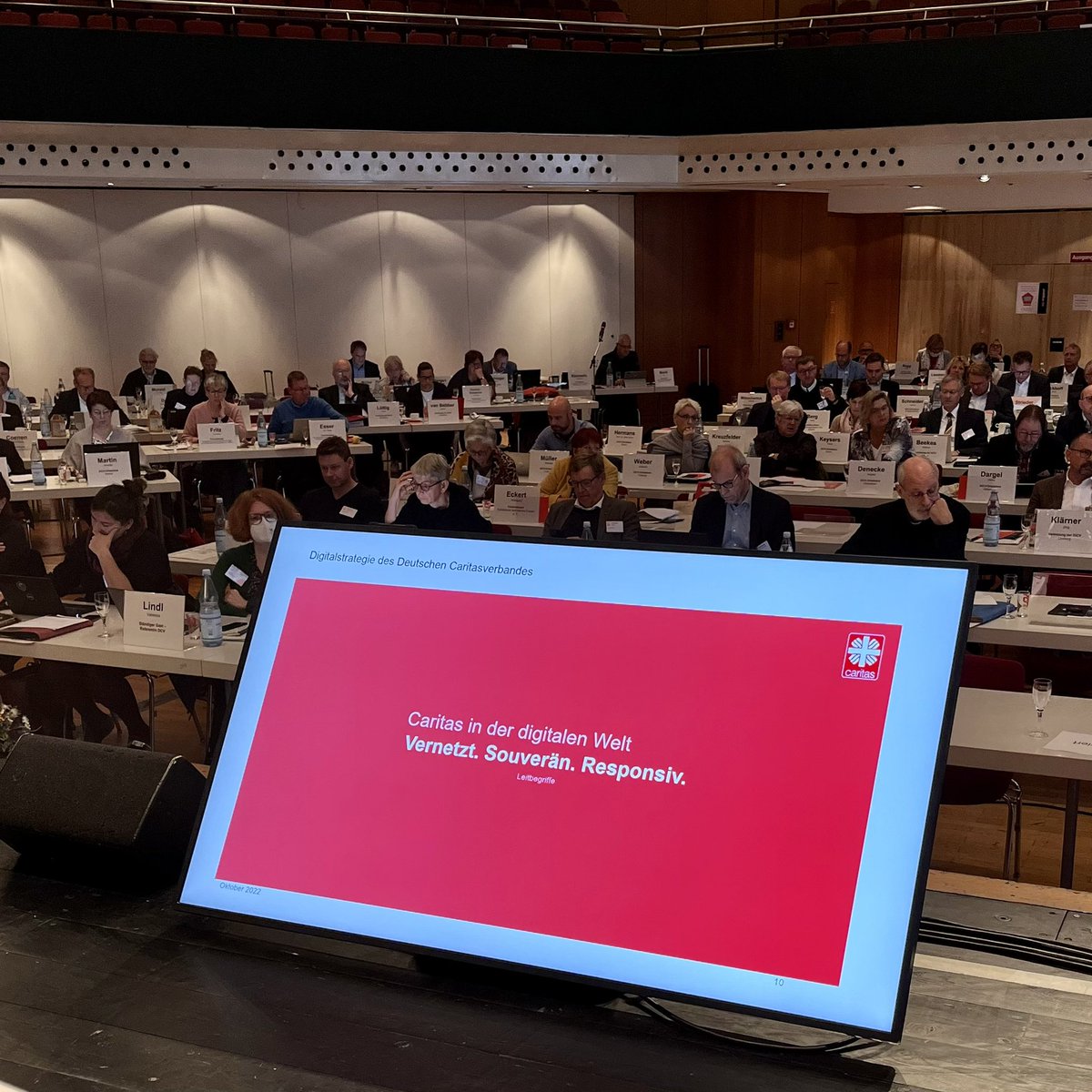 NYwelskop's tweet photo. #Digital. #Souverän. #Responsiv - die #Digitalstrategie @Caritas_web braucht viele Mitstreiter_innen: im Verband und darüber hinaus. #DMWG125 https://t.co/mscQVPhlrp