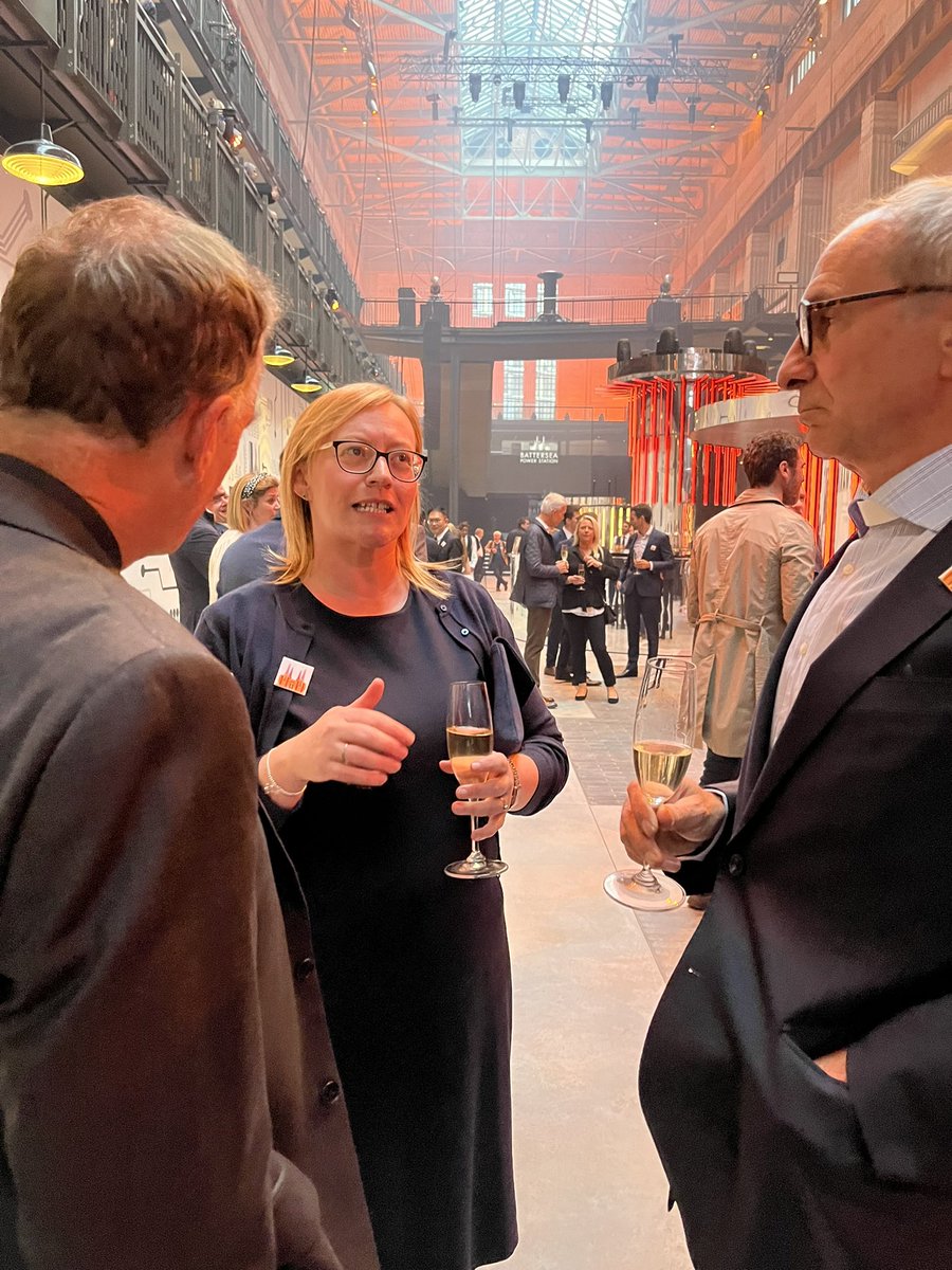 Red carpet moments <a href="/BatterseaPwrStn/">Battersea Power Station</a> pre-opening launch last night with our archdeacon’s and the vicar of Battersea Fields and catching up with the Sarah Collymore - the fabulous Head at St George’s CE Primary. Can’t wait for this iconic building to throw its doors open tomorrow