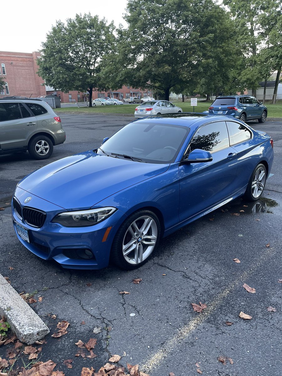 Circa_skys's tweet photo. For any VW folks the fact that this bmw smells of crayons is such a throw back to my mk4 days. https://t.co/3Yvtuh90Vl