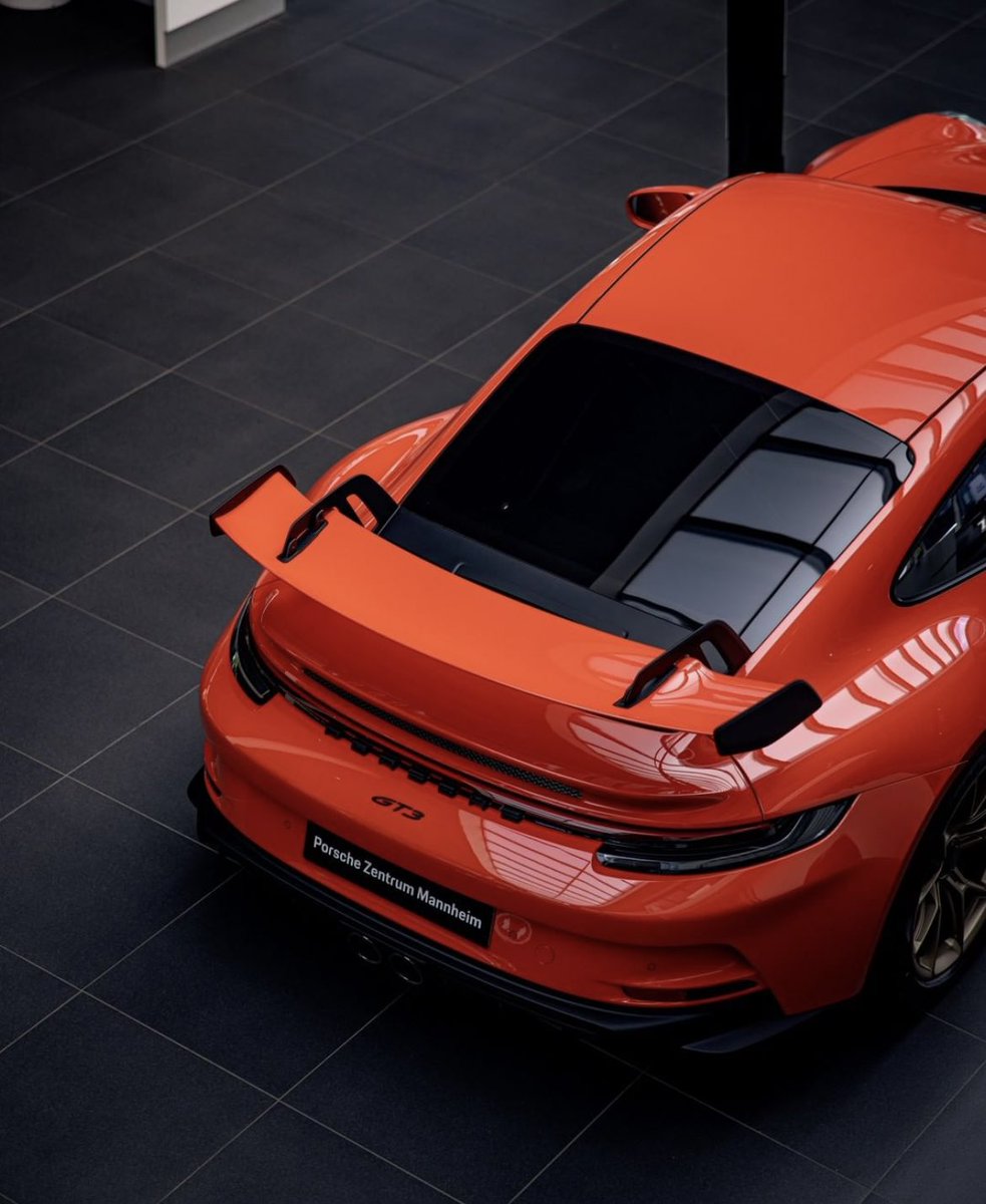 LuxuryCars365's tweet photo. Porsche GT3 🔥 https://t.co/dZp0ixOln5