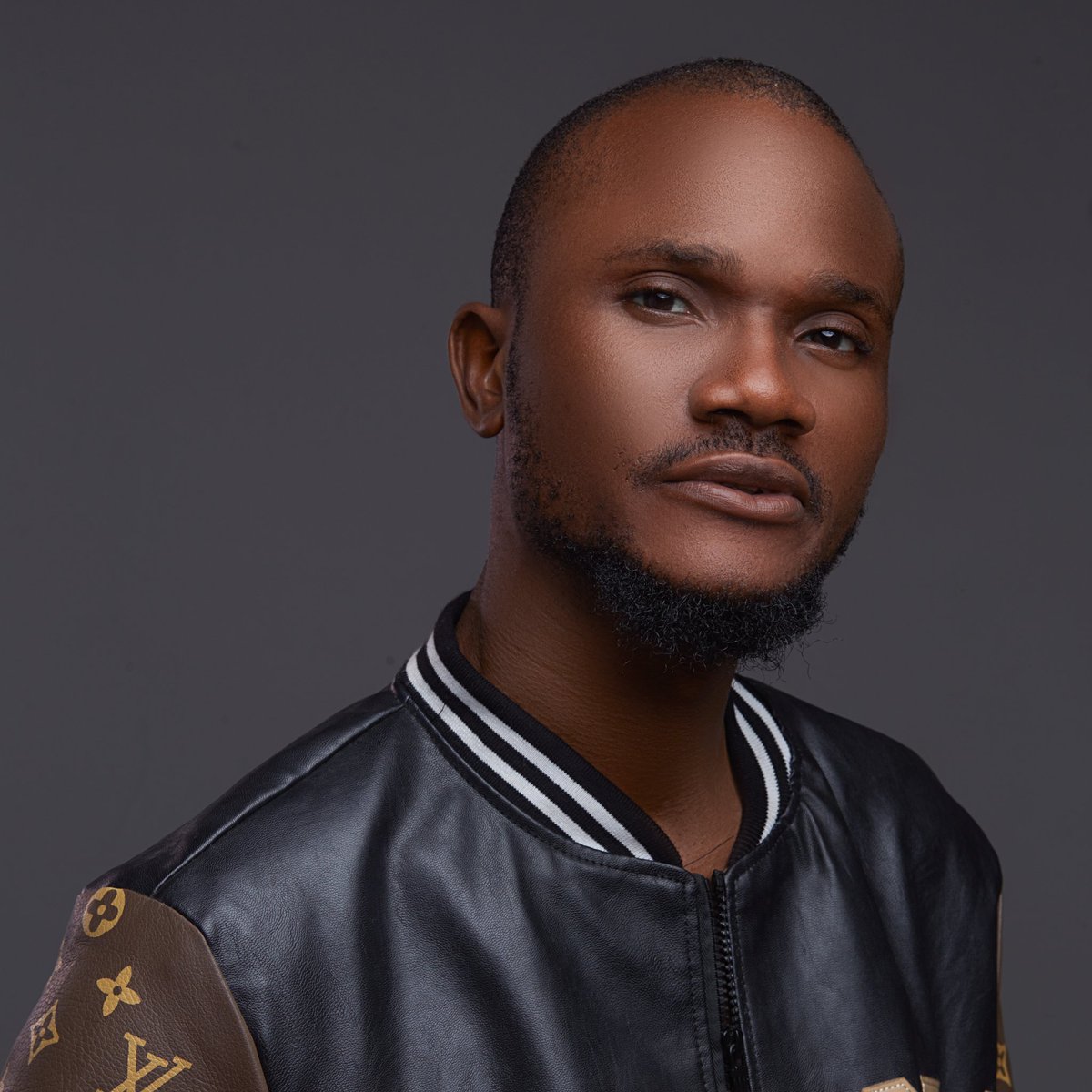 chrismiony's tweet photo. Can I be your friend and number 1๐ chrismion "calling soon" be out #NewProfilePic #trending #music #afrobests https://t.co/n2DeLVLYTB