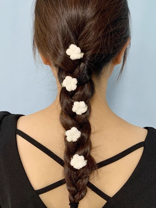 こういうヘアアレンジ憧れるけど、ひとつ結びの三つ編み苦手なのよね 