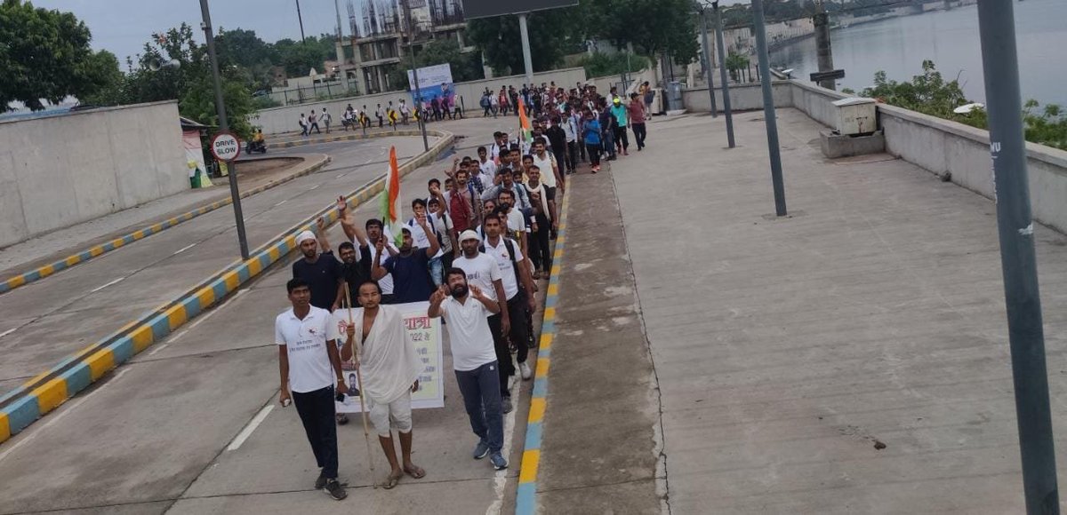 Rajasthan Youth on Dandi Yatra in Gujarat demanding jobs from Gehlot Govt