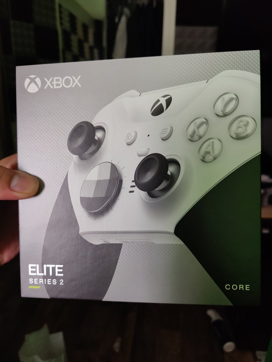 BigBwent's tweet photo. Took a while, but it finally came in. LETS GOOO.
PS: thank goodness my company has "points" I could use for an online shop that they have. So I got it totally free lol
#xboxelite #xboxcore https://t.co/60jyWpI2lM