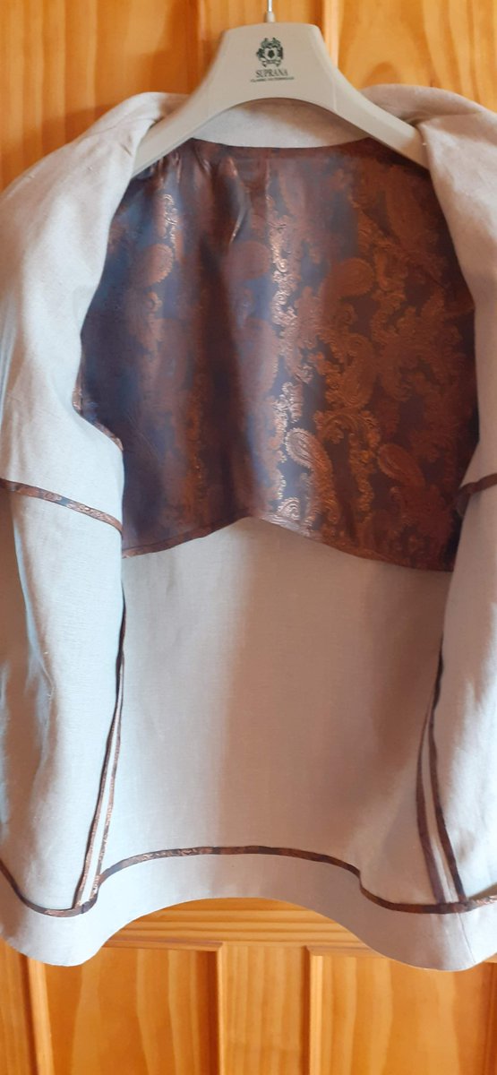 RimmerMark's tweet photo. A part lined linen jacket. My newly discovered hobby, and me thinks  - a missed vocation as a tailor. It engrosses all my faculties and ticks so many boxes for me. Working on some tailored trousers next. https://t.co/7FC4KX6vZh