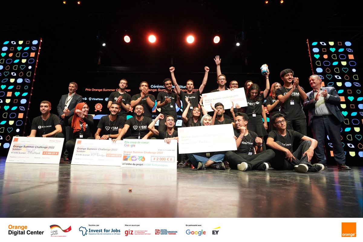 MariemTURKY's tweet photo. Cérémonie de remise des prix de la compétition incontournable pour les geeks d'ODC #OrangeSummerChallenge2022 
Perro : Prix OSC et Prix coup de cœur #EYTunisie
VSM : Prix coup de cœur #Google https://t.co/XK6lypAy2t