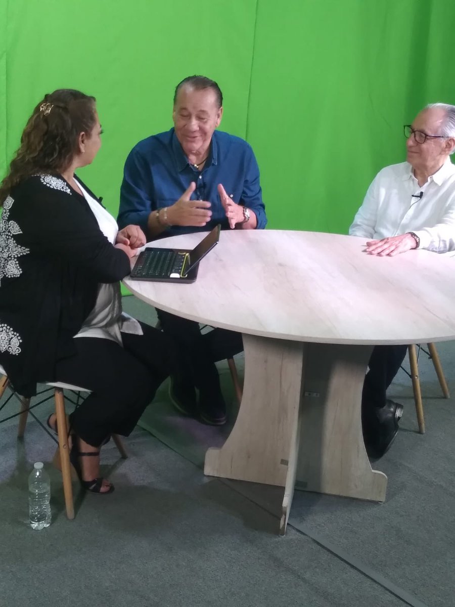 EXTRAORDINARIA ENTREVISTA.                                    MIL GRACIAS A MI AMIGA ROSARIO GARCÍA.                  SOLO CHILPO.