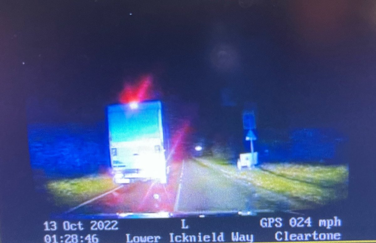 Following a burglary in Lewknor XRC06 did a reinforced stop on this van seen leaving the area. Van on cloned plates. One in the bin for burglary, theft of motor vehicle, fraudulent use of plates and drug drive. #arrested
#TCBshift #p1514 #p5706