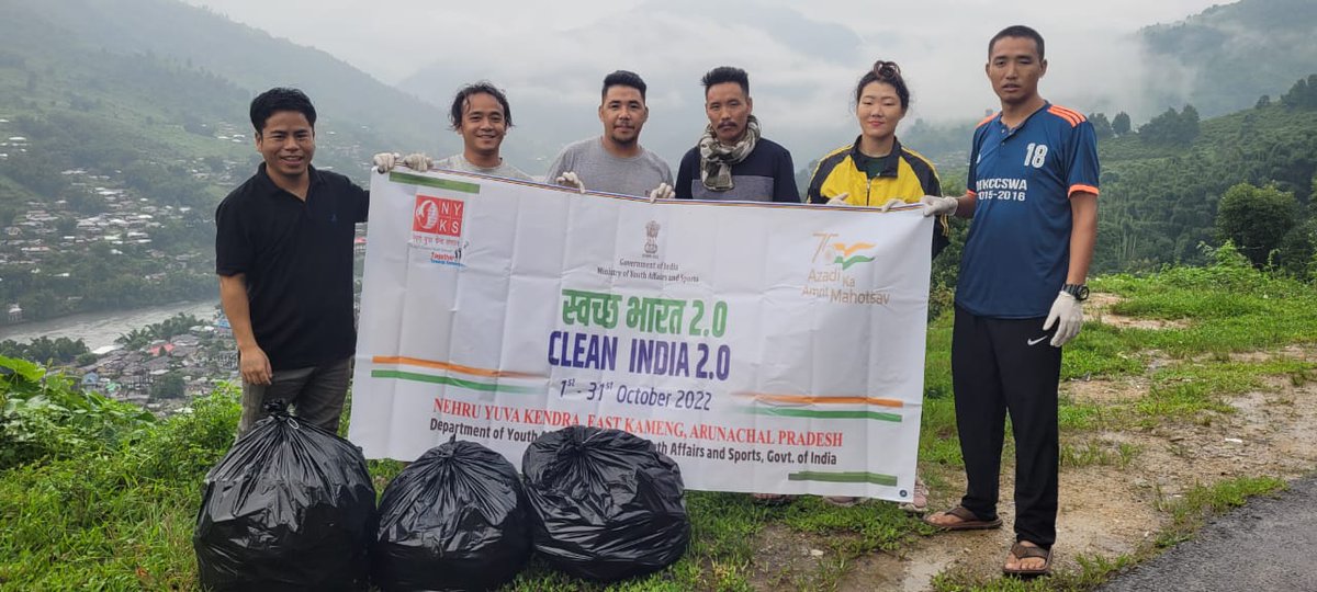 MYBharatHQ's tweet photo. Northeast India joins the #SwachhBharat2022 campaign. @AlongNyk, Arunachal Pradesh in full swing take part in Clean India Drive.
#CleanIndia2 https://t.co/MDIAQMf0mY