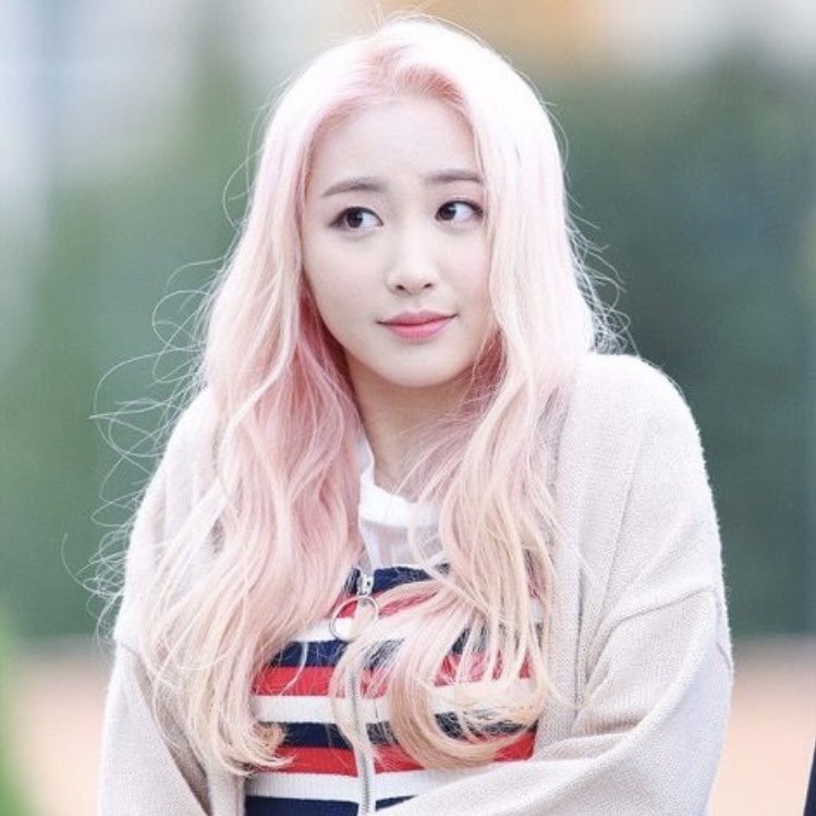 AliceBlris's tweet photo. 🖤💗
#ALICE #앨리스 #DANCE_ON #D_AA #D_ALICE_AGAIN #YUKYUNG https://t.co/yiSpVVQrwL