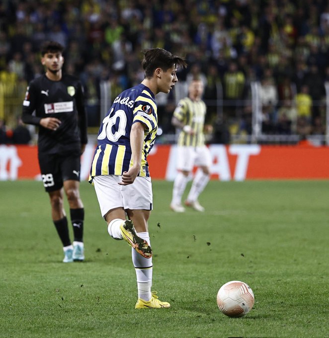 RecoDeSouza's tweet photo. Bugün 10'un günü olsun..

#FenerinMaçıVar https://t.co/rqFU2Z41me