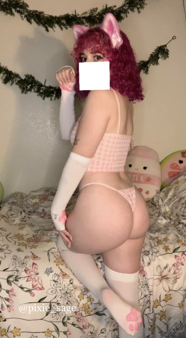 Catgirl on the loose!!! https://t.co/XZltKQkpvI