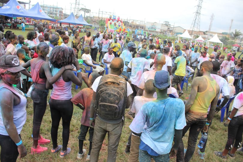 wildsafariug's tweet photo. But are you ready for the color fest 😂🔥
Iss going to be maddtt 🔥
Carry enough clothes to be on a safer side coz come the 15-16 of October the sky will be raining color 😂😂😂🔥
#CampusCarnival https://t.co/AtbLDOGw3u