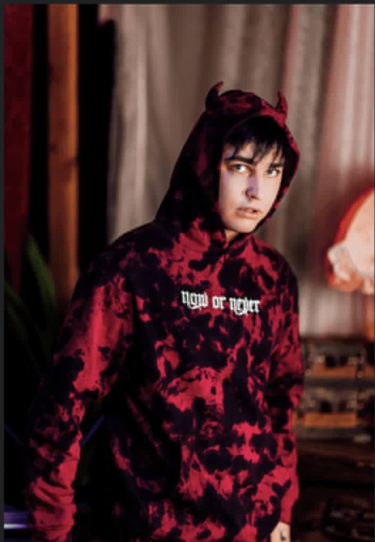 emixrost's tweet photo. Thank you @ColbyBrock for the restock! Finally got one! It’s hard to follow when your in the navy with bad network😂 https://t.co/Tr4rwlOdGy