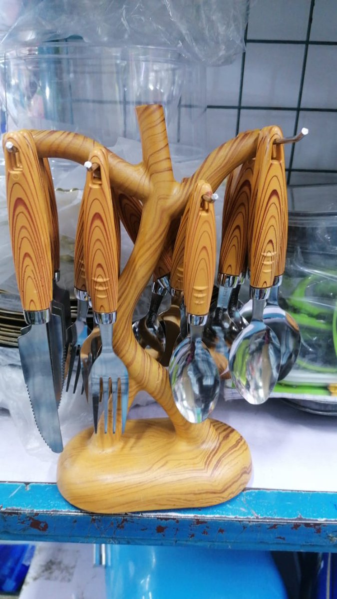 ⏺️ *WOODEN AND STEEL CUTLERY SET WITH STAND*
🔸  *Contains:*
🔸6 tea spoons
🔸6 table spoons
🔸6 forks
🔸6 butter knives
🔸 *Price kshs 2100
Call/whatsapp 0716104818 
🚛 *Delivery country wide*