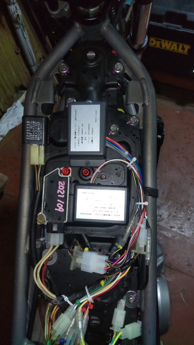 meg_g_k_kobuta's tweet image. やーっと、R-1ZとSDR交換しましたっ🎶
両方共に、1年～2年寝かせて熟成させました(^o^;)
#メガスピード
#megaspeed
#CDI
#YPVSコントローラー
#YAMAHA
#R1Z
#SDR