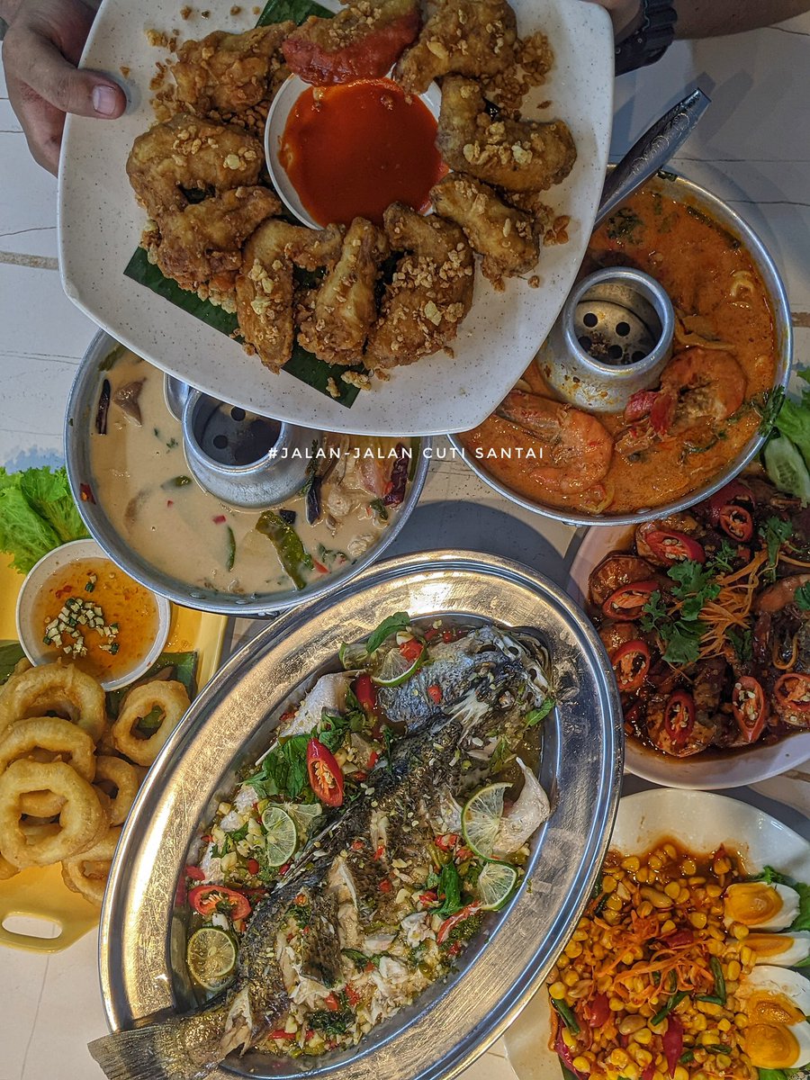MalayFoodHunter's tweet photo. Yeszzz! Dah jumpa Port Tomyam paling power dan pekat dekat Subang Jaya

Sekali seumur hidup wajib try tomyam dekat sini, melekat wehh kuah dia!!!

Must try👍🏻

Little Thai Kitchen Subang Jaya
📍: 74 Jalan SS 14/2A, SS 14,Subang Jaya 47500 Selangor https://t.co/ConaP4VIjB