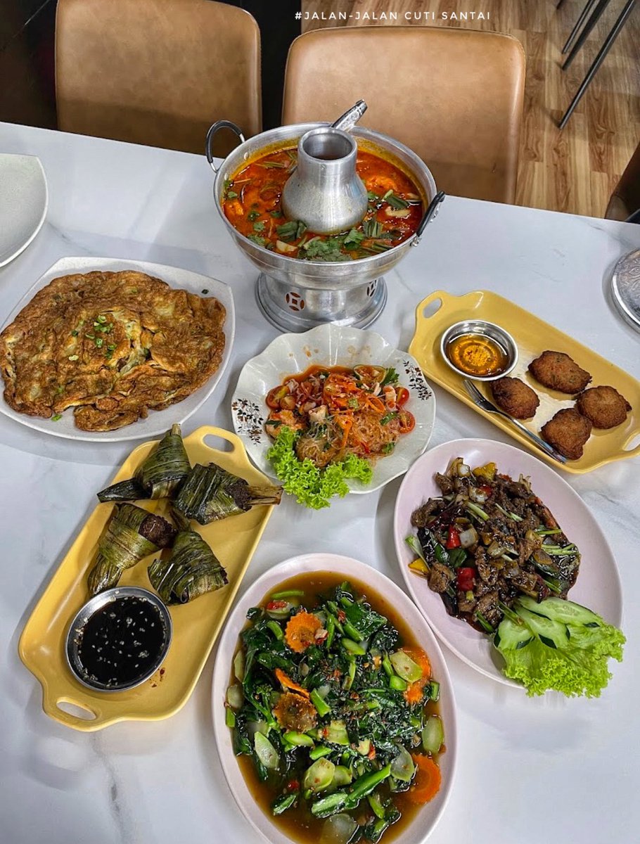 MalayFoodHunter's tweet photo. Yeszzz! Dah jumpa Port Tomyam paling power dan pekat dekat Subang Jaya

Sekali seumur hidup wajib try tomyam dekat sini, melekat wehh kuah dia!!!

Must try👍🏻

Little Thai Kitchen Subang Jaya
📍: 74 Jalan SS 14/2A, SS 14,Subang Jaya 47500 Selangor https://t.co/ConaP4VIjB