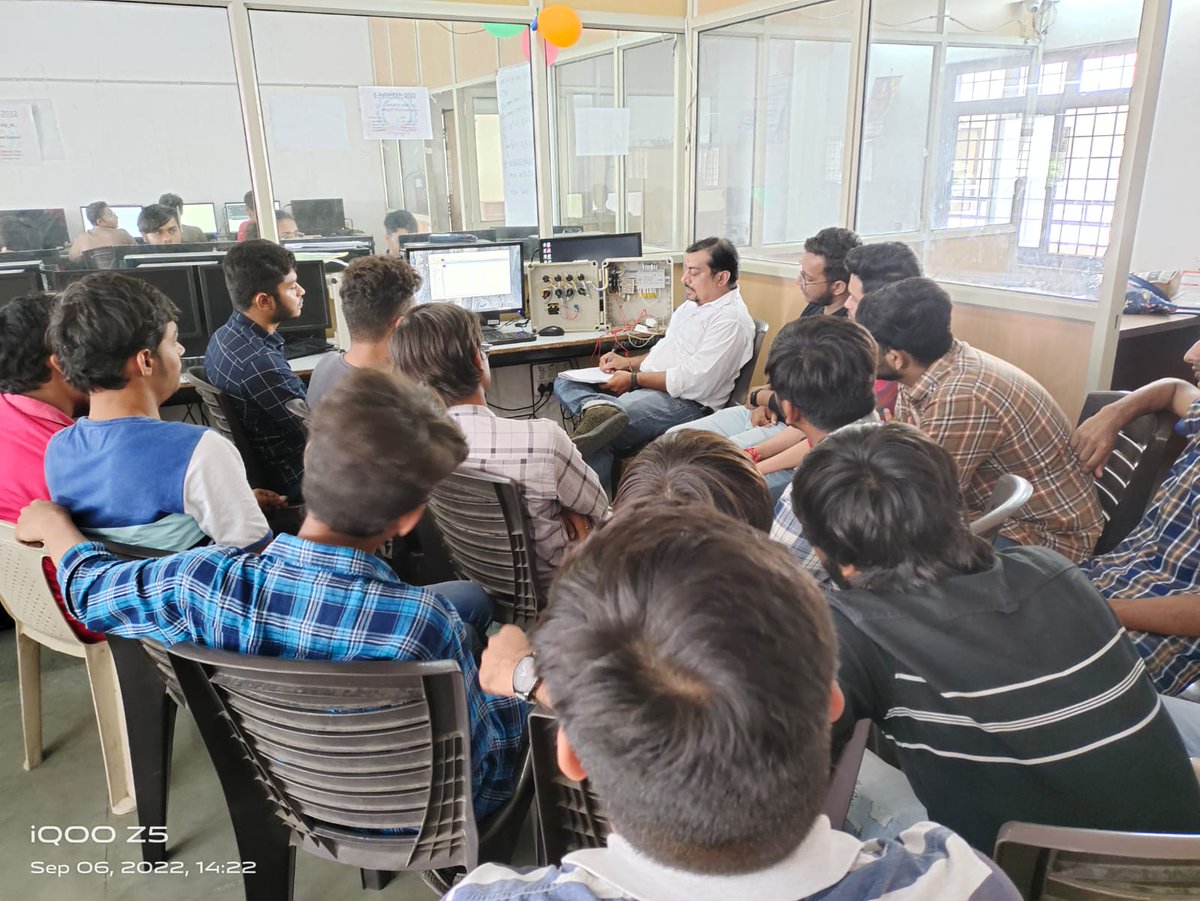 TrainingSofcon's tweet image. Sofcon Ahmedabad conducted one day informative seminar for the students of VPMP Polytechnic College, Gandhinagar, on "Industrial Automation Technology" 

Contact details : 9227185900

Website: sofcontraining.com 

#Internship #CollegeTraining #Sofcon #Courses #Skills #NSDC