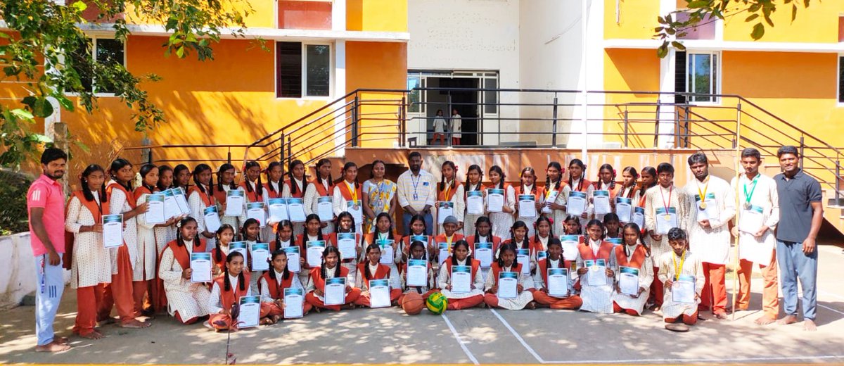 ishavidhya's tweet photo. Students of Isha Vidhya, Dharmapuri, won nearly 50 medals at the Dharmapuri Zonal Sports Meet, comprising athletic and team sports events in which roughly 50 schools participated. Intent training support from the PE teachers helped in their resounding achievement.

#Ishavidhya https://t.co/JzIojoC4Bh