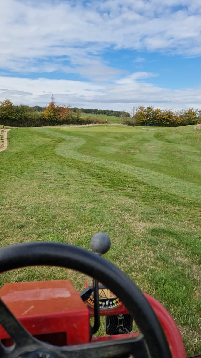 CaddingtonGolfC's tweet photo. #Academy course at #Caddingtongolfclub
#golf #startercourse #test #beginners https://t.co/zHB26H9MBi