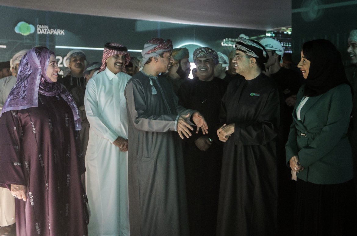 MWahaiby's tweet photo. سعدنا بحضور سعادة السفير عبدالله بن سعود العنزي  @alanazi203 لحفل #عمان_داتا_بارك واللذي شرفنا رعايته معالي المهندس سالم بن ناصر العوفي. نتطلع الى تعزيز اوجه التعاون مع القطاعات ذات العلاقة في المملكه في مجالات التقنية، مثل الأنظمة السحابية والذكاء الاصطناعي بإذن الله . https://t.co/4ZBFgvLboH