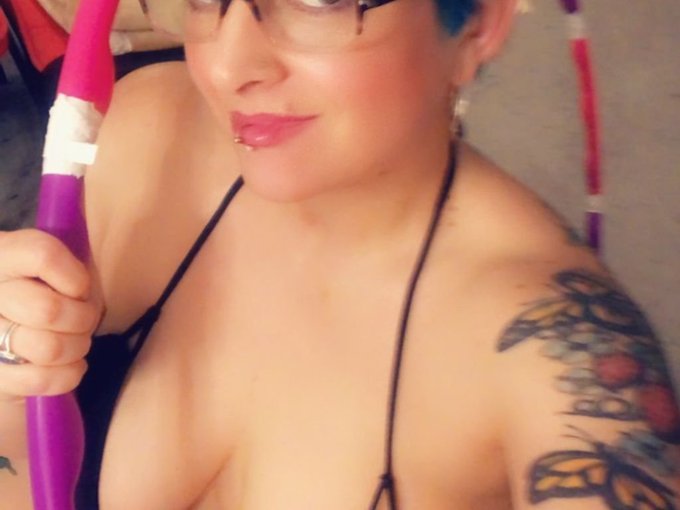 I'm online right now on skyprivate (live skype show). my private profile: https://t.co/r9MNifFzZ1 Please<a href="/tag/camgirl"class="tags"><span>#camgirl</span></a>