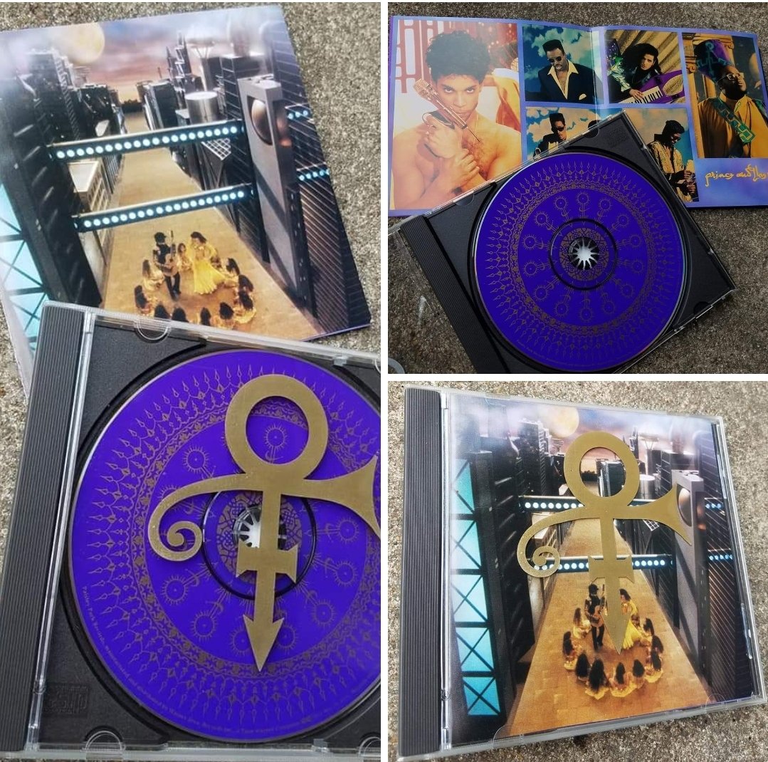 Ina3121's tweet photo. Love Symbol is the fourteenth studio album by PRINCE featuring The New Power Generation was released on October 13, 1992.
#Prince4Ever 💜💜💜
#NowPlaying #PRINCE https://t.co/QyWLDflWSN