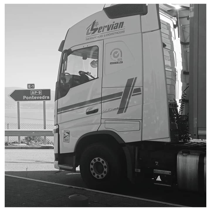 Herviansl's tweet photo. "Camino pa' Pontevedra' 🚛

Esta es nuestra foto de hoy en #ConductoresHervian que nos envía el chófer Jesús Araña. ❤️

¿Y tú? ¿Quieres participar de nuestra sección de Camioneros en Ruta? 

👉¡Envíanos tus fotos por Redes Sociales! https://t.co/otTlTuSlDx